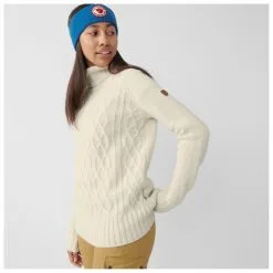 FJÄLLRÄVEN Women's Övik Cable Knit Roller Neck - Wollpullover 9 FJÄLLRÄVEN Women's Övik Cable Knit Roller Neck - Wollpullover -Hemden Elegante Boutique fjaellraeven womens oevik cable knit roller neck wollpullover detail 3